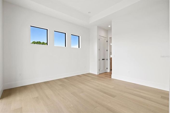 Image No.54-4 Bed Property for sale