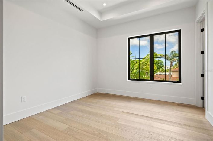 Image No.64-4 Bed Property for sale