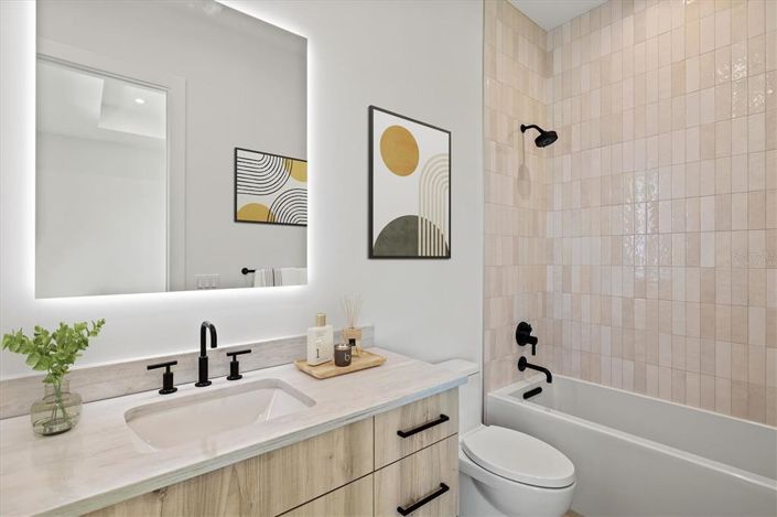 Image No.68-4 Bed Property for sale