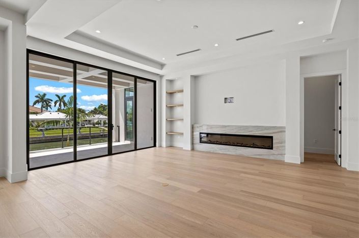 Image No.9-4 Bed Property for sale