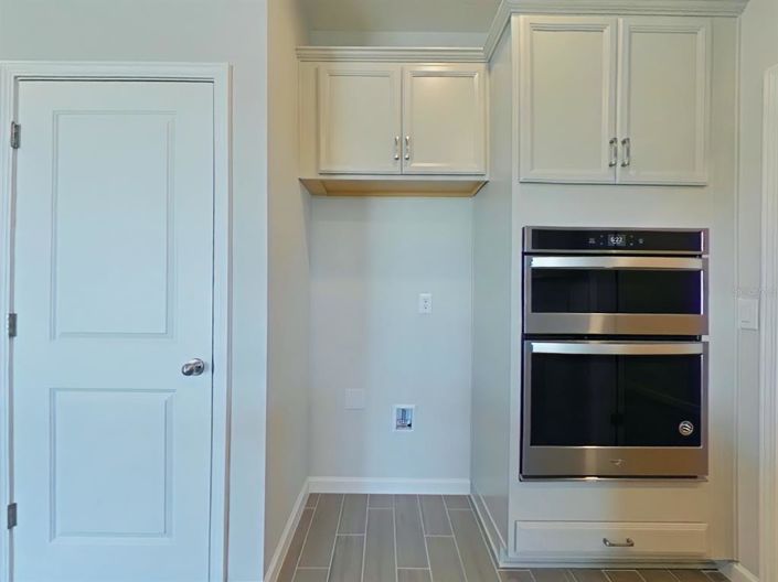 Image No.6-6 Bed Property for sale