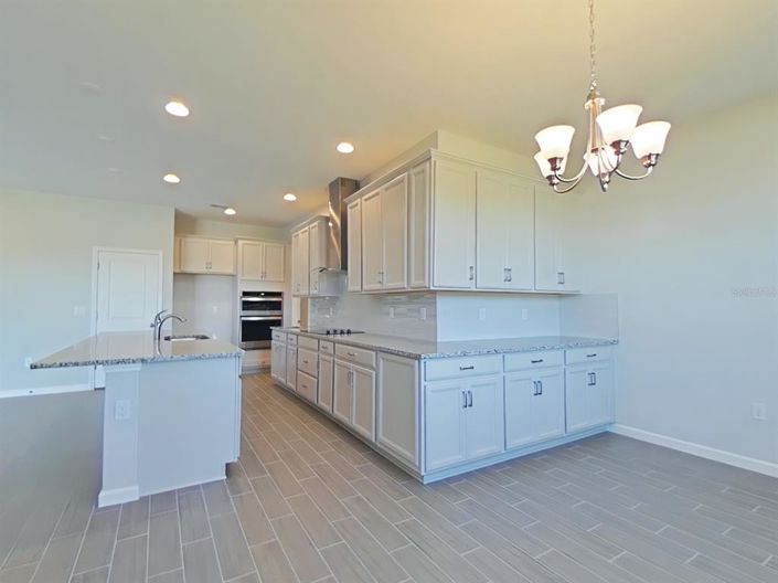 Image No.9-6 Bed Property for sale