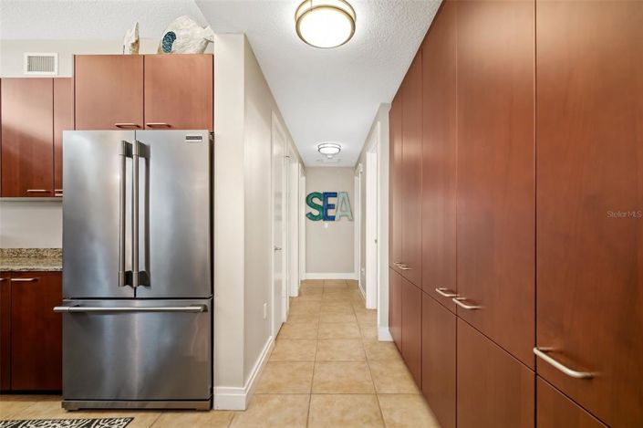 Image No.19-3 Bed Property for sale