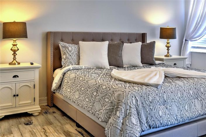 Image No.11-5 Bed Property for sale