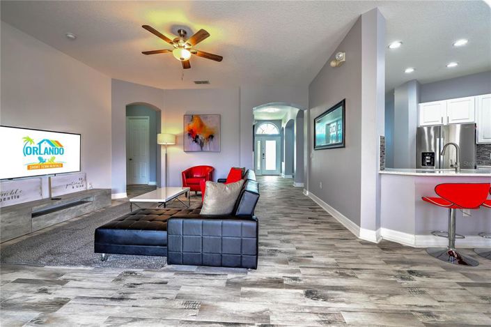 Image No.17-5 Bed Property for sale