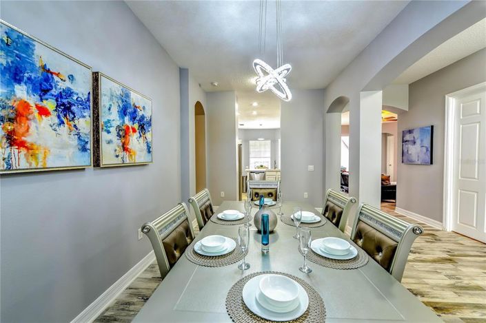 Image No.27-5 Bed Property for sale