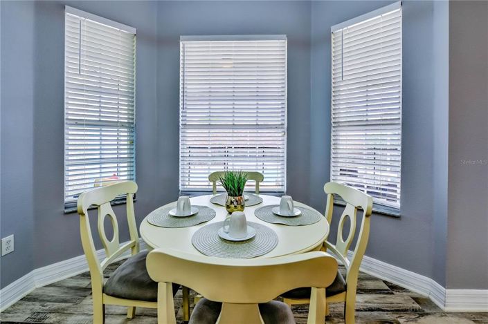 Image No.5-5 Bed Property for sale