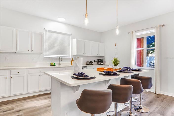 Image No.11-6 Bed Property for sale