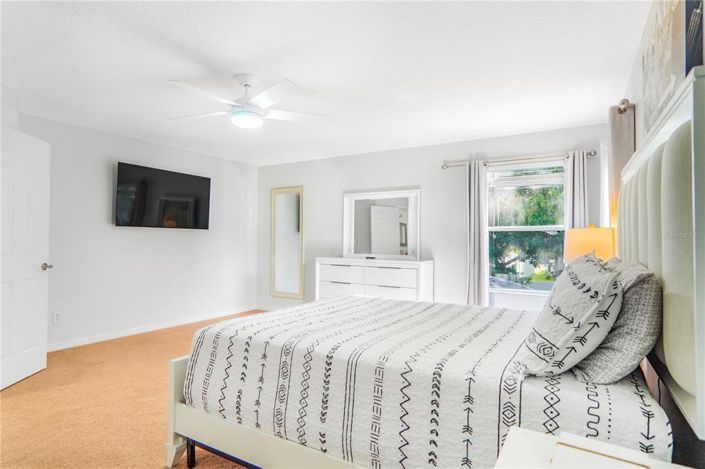 Image No.25-6 Bed Property for sale