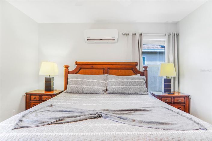 Image No.37-6 Bed Property for sale