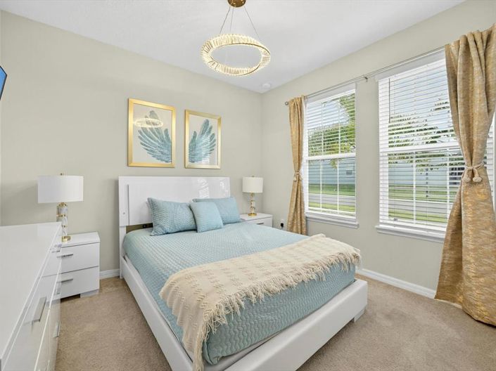 Image No.19-8 Bed Property for sale