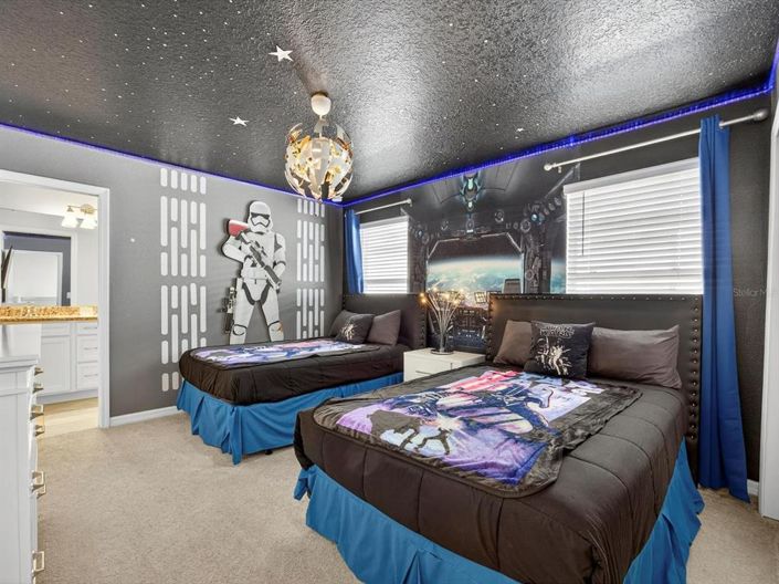 Image No.25-8 Bed Property for sale