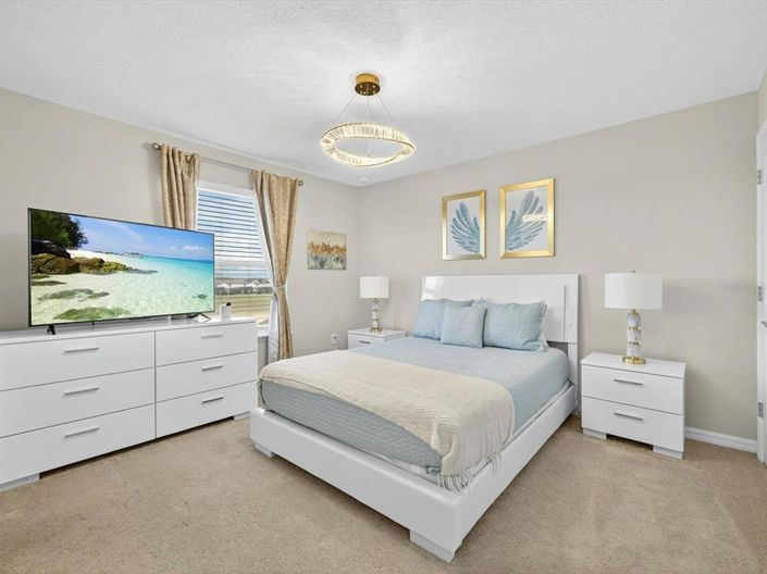 Image No.28-8 Bed Property for sale