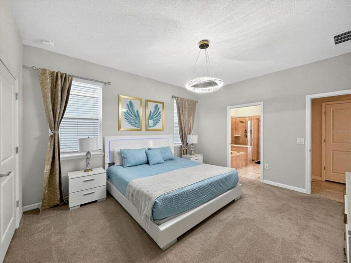 Image No.44-8 Bed Property for sale