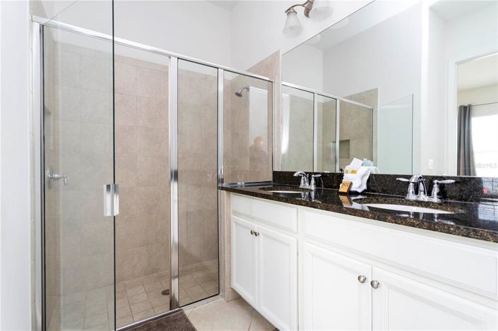 Image No.7-5 Bed Townhouse for sale