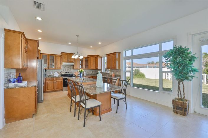 Image No.14-3 Bed Property for sale