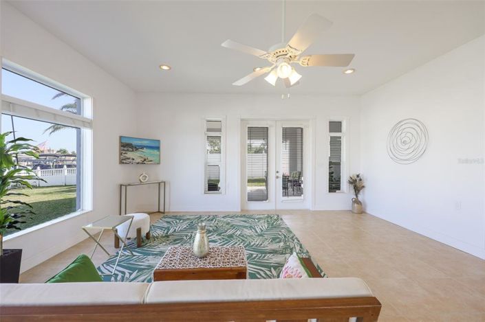 Image No.22-3 Bed Property for sale