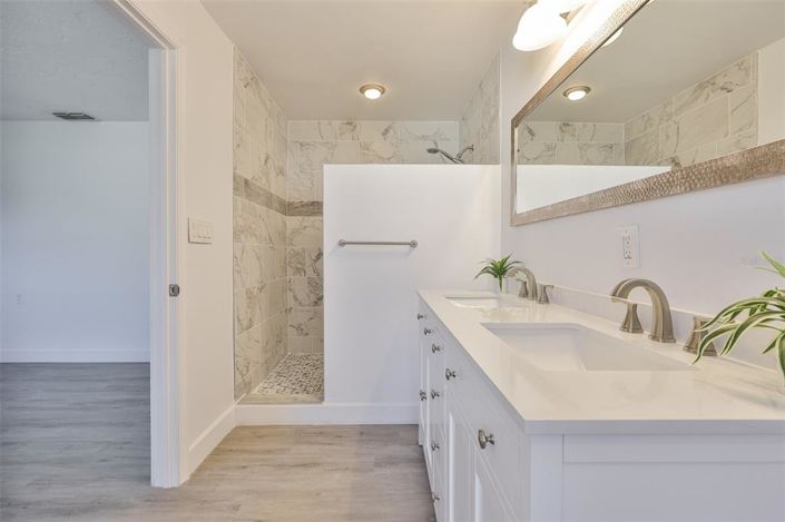 Image No.30-3 Bed Property for sale