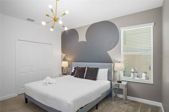 Image No.20-5 Bed Property for sale