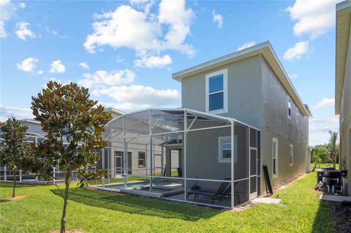 Image No.50-5 Bed Property for sale