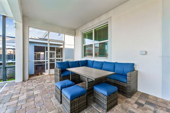 Image No.14-8 Bed Property for sale