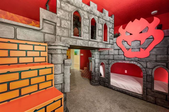 Image No.23-8 Bed Property for sale