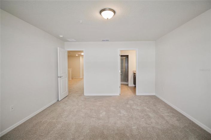 Image No.21-5 Bed Townhouse for sale