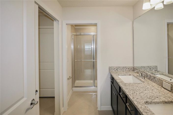 Image No.23-5 Bed Townhouse for sale