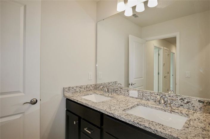 Image No.35-Maison de ville de 5 chambres à vendre à Clermont