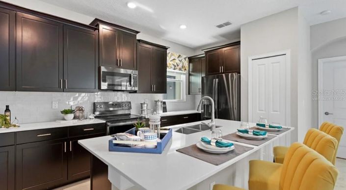 Image No.5-5 Bed Property for sale