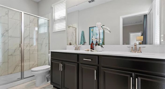 Image No.8-5 Bed Property for sale