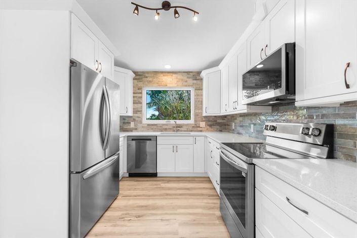 Image No.18-3 Bed Property for sale