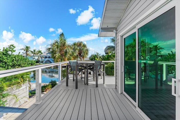 Image No.24-3 Bed Property for sale