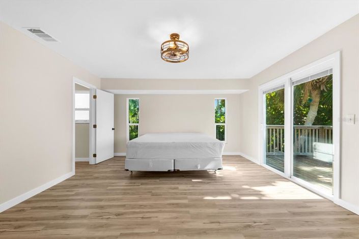 Image No.27-3 Bed Property for sale