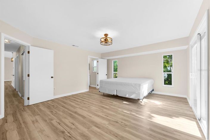 Image No.28-3 Bed Property for sale