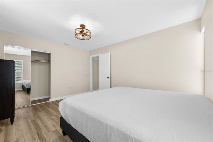 Image No.37-3 Bed Property for sale