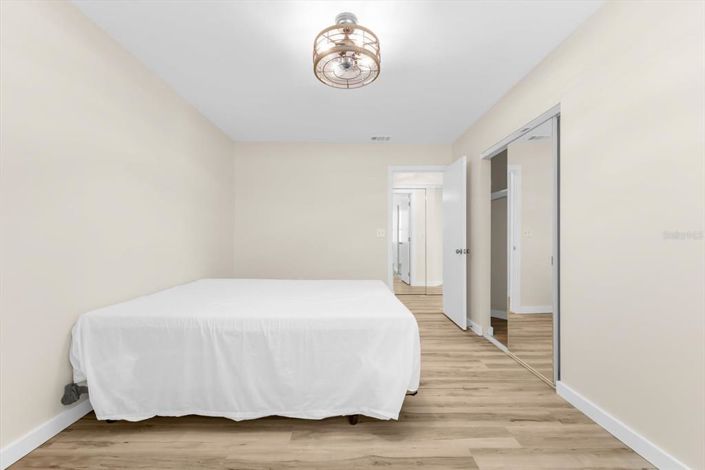 Image No.40-3 Bed Property for sale