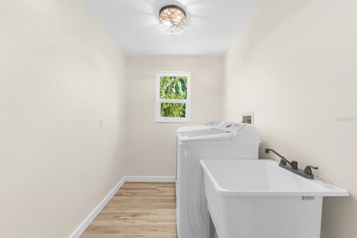 Image No.42-3 Bed Property for sale