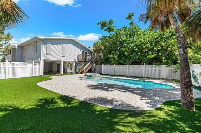 Image No.43-3 Bed Property for sale