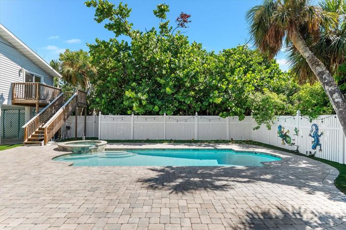 Image No.44-3 Bed Property for sale