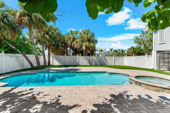 Image No.49-3 Bed Property for sale