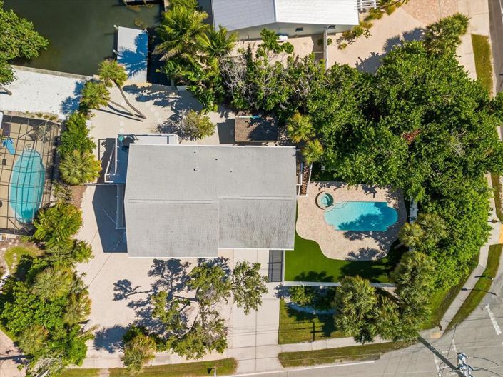 Image No.66-3 Bed Property for sale