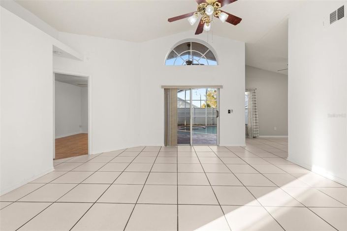 Image No.22-3 Bed Property for sale