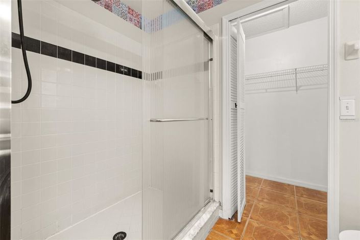 Image No.37-3 Bed Property for sale