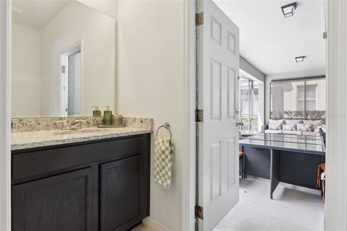 Image No.16-6 Bed Property for sale