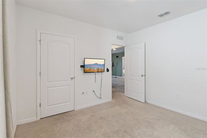 Image No.20-6 Bed Property for sale