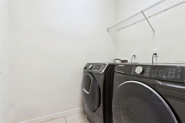 Image No.25-6 Bed Property for sale