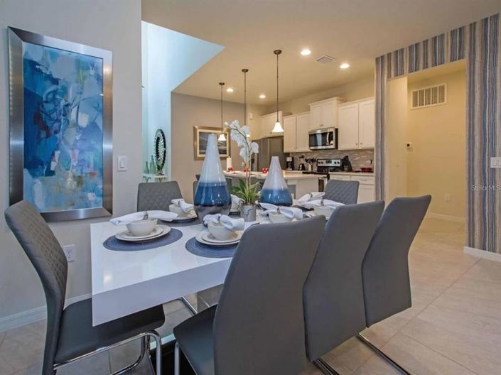 Image No.12-6 Bed Property for sale