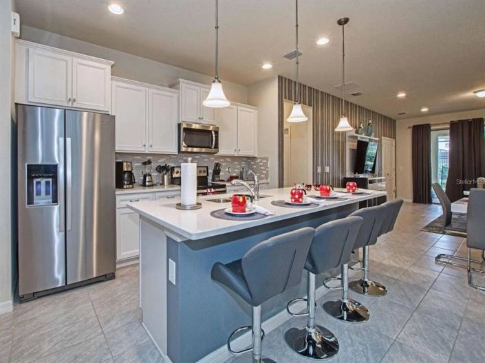 Image No.13-6 Bed Property for sale