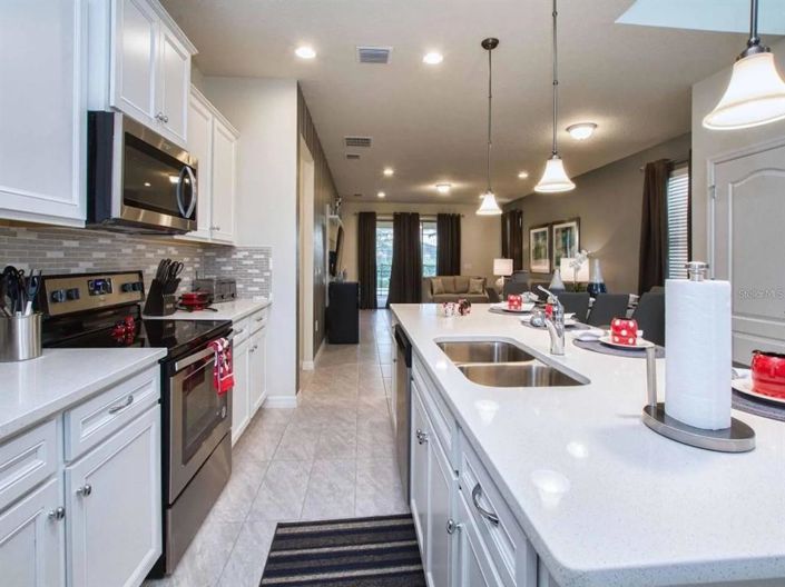 Image No.14-6 Bed Property for sale